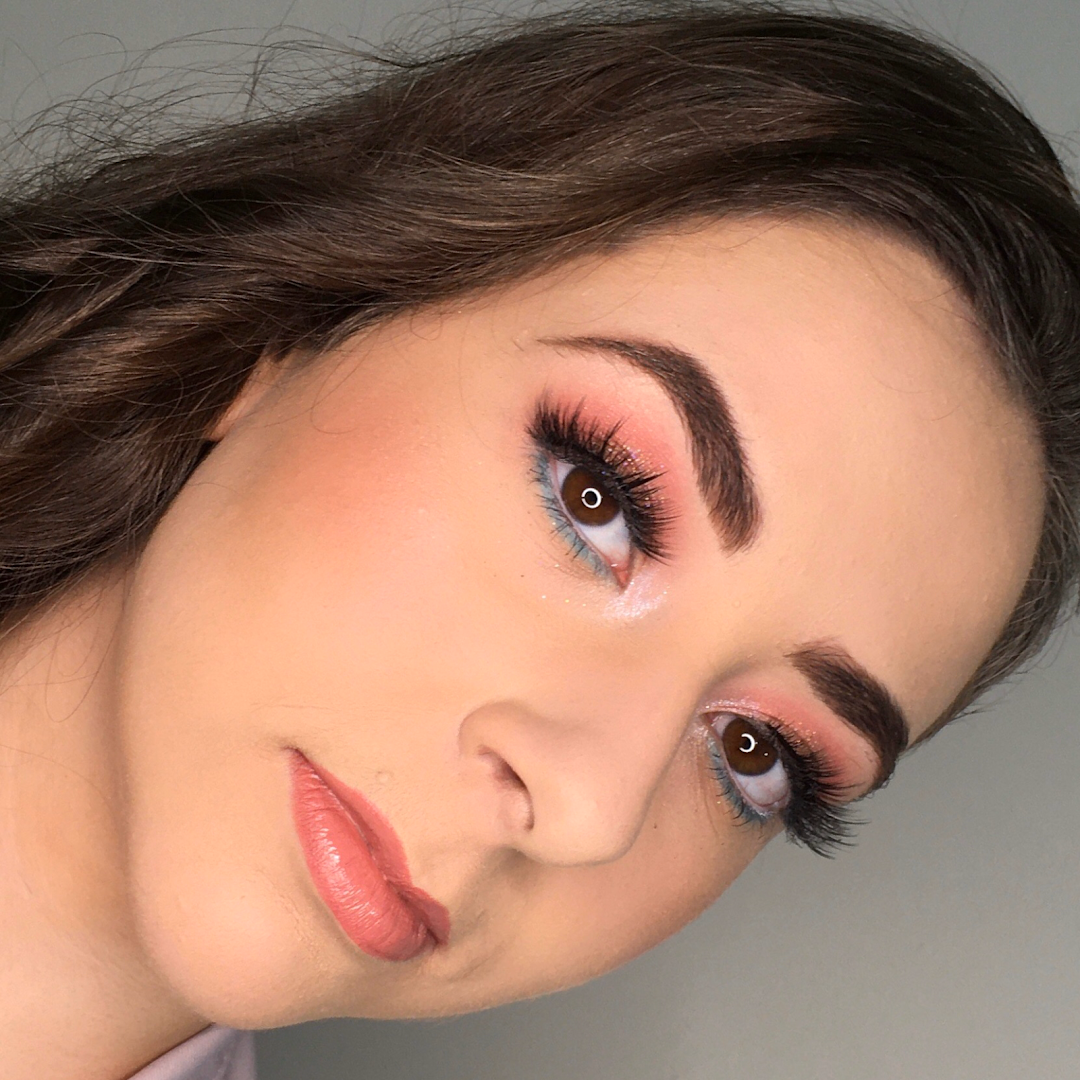 Maquiagem de olhos em tom rosa feita no Studio Beauty Now